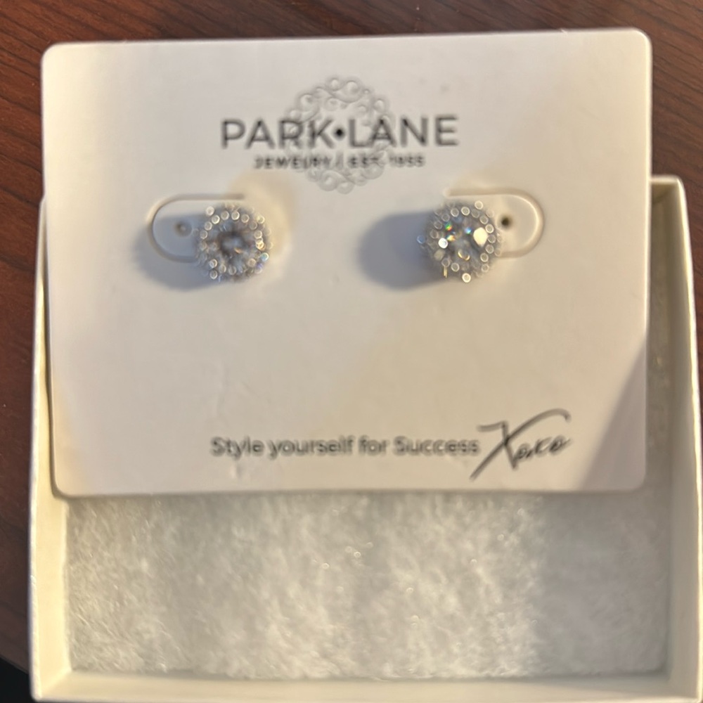 Brand new cute round earrings.